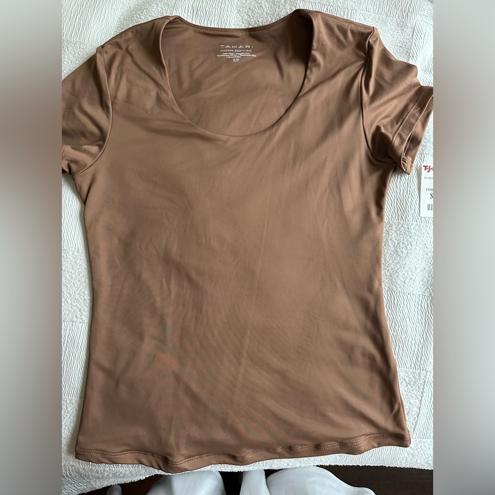 NWT SOFT SKIMS LIKE SHIRT